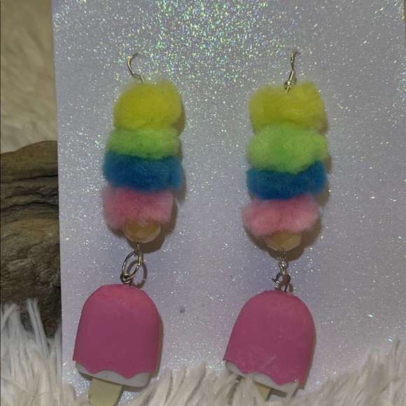 Earrings - Picture 4 of 5